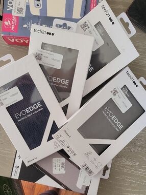 4- Packs tech21 EVO EDGE protective phone case in navy 4blue